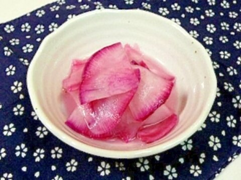 『紅しぐれ大根』のピンクな甘酢漬け
